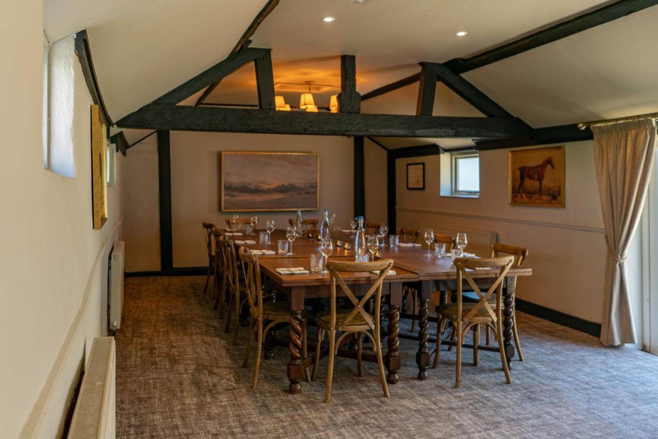 High Corner Inn Godshill  Экстерьер фото
